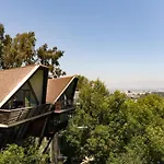 Iconic Gesner Boat House Wview Of Hollywood Sign