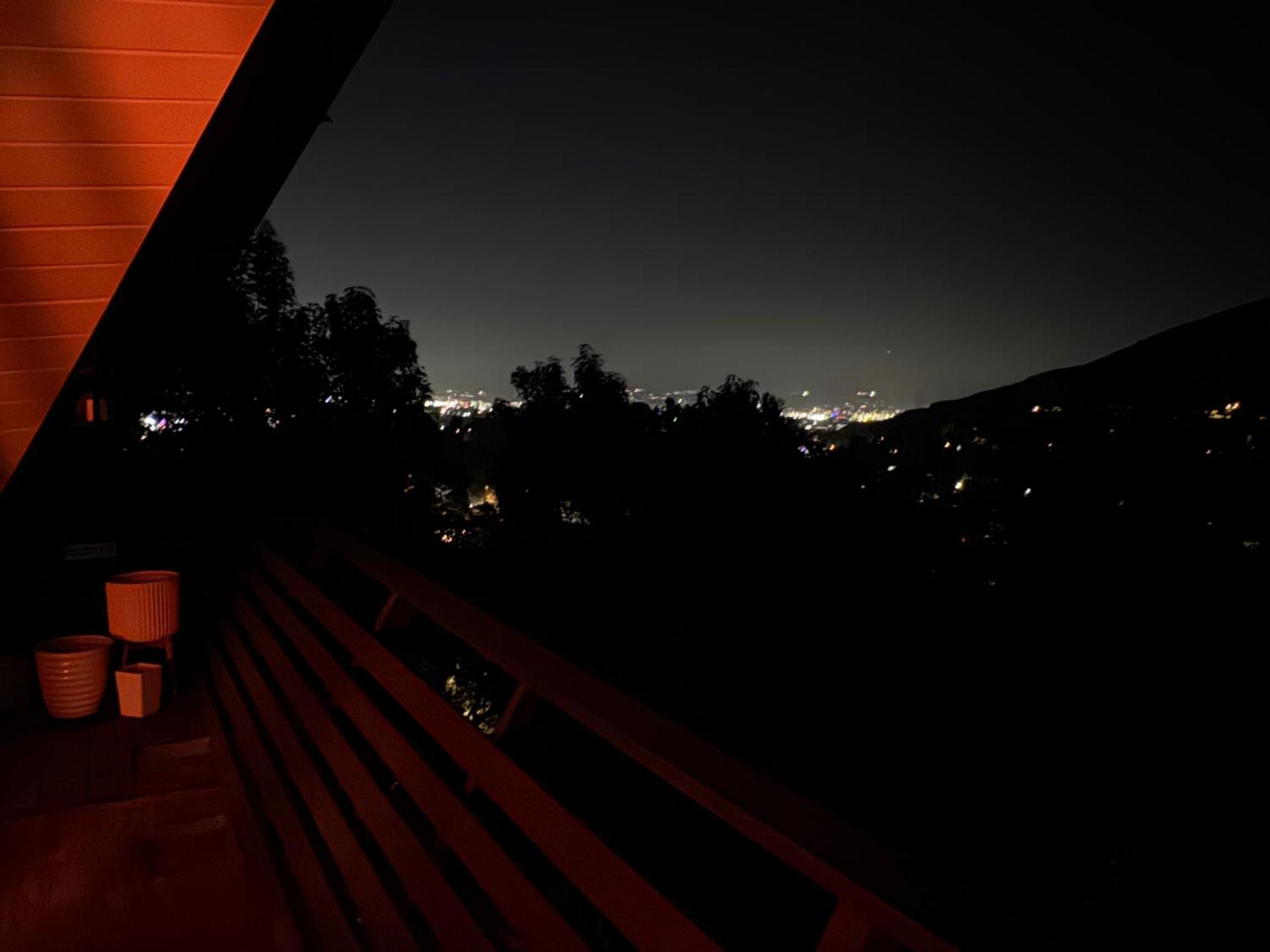 Iconic Gesner Boat House Wview Of Hollywood Sign Los Ángeles