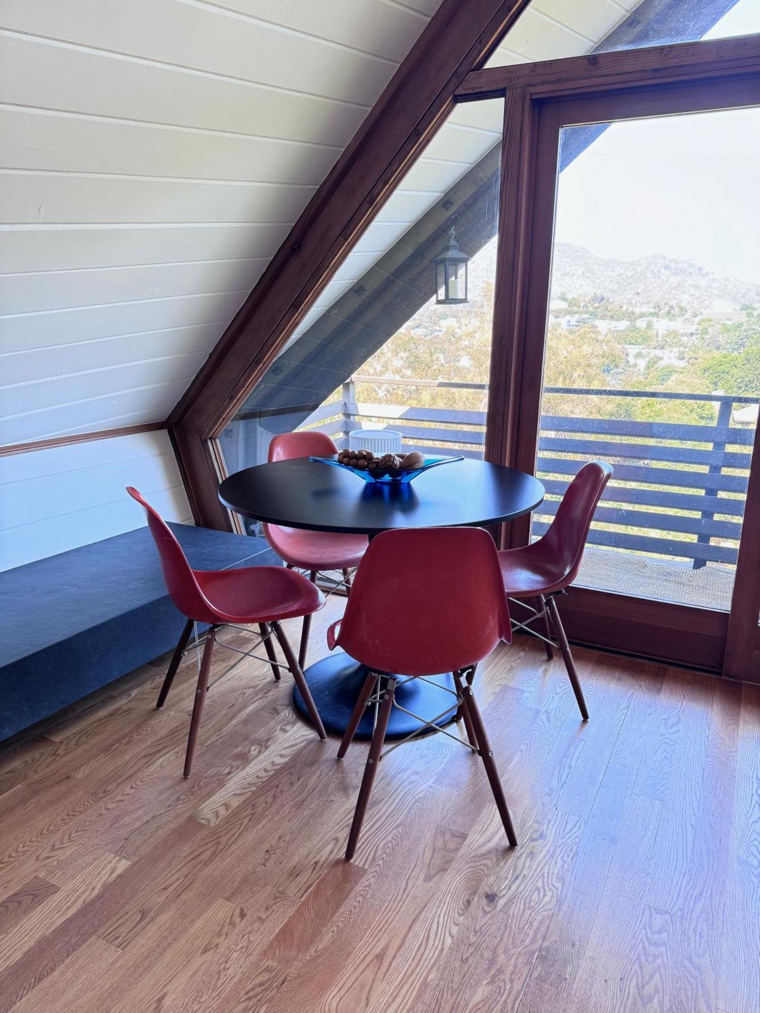 Iconic Gesner Boat House Wview Of Hollywood Sign Los Ángeles